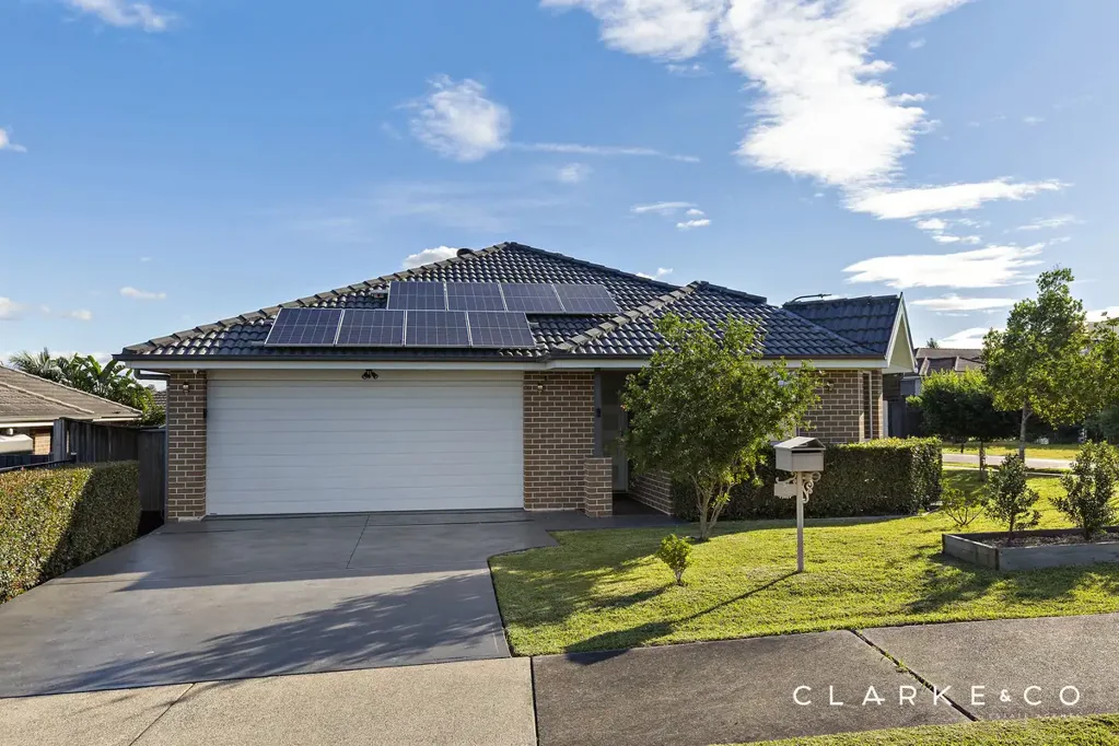 Aberglasslyn 4Kwarto SPACIOUS FAMILY LIVING WITH PREMIUM INCLUSIONS!