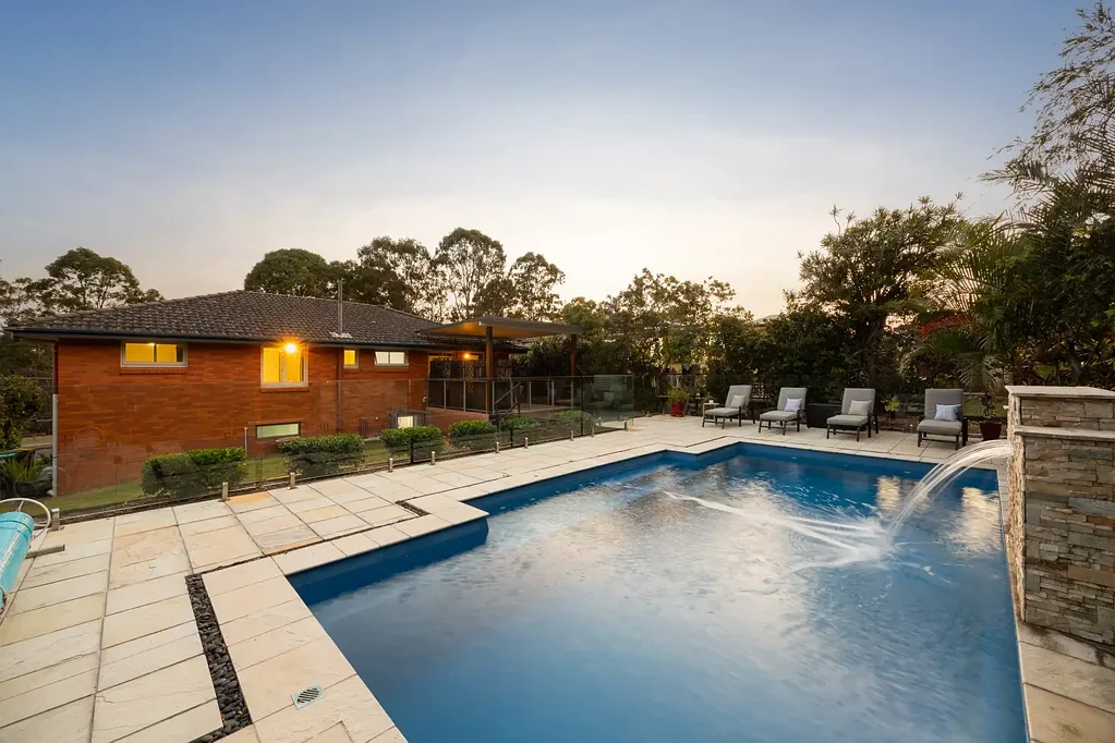 Geebung 4બેડરૂમ Family Home with Parkland Views and Generations of Love in Geebung