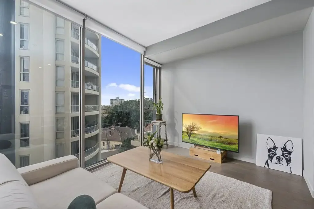 Stylish One Bedroom Apartment in Heart of Bondi Junction - Capitol