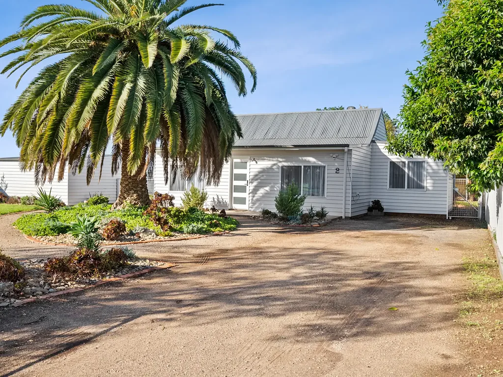 Finley 3房  Immaculate Renovated Cottage with 3 Spacious Bedrooms and Dream Kitchen on Corner Block.