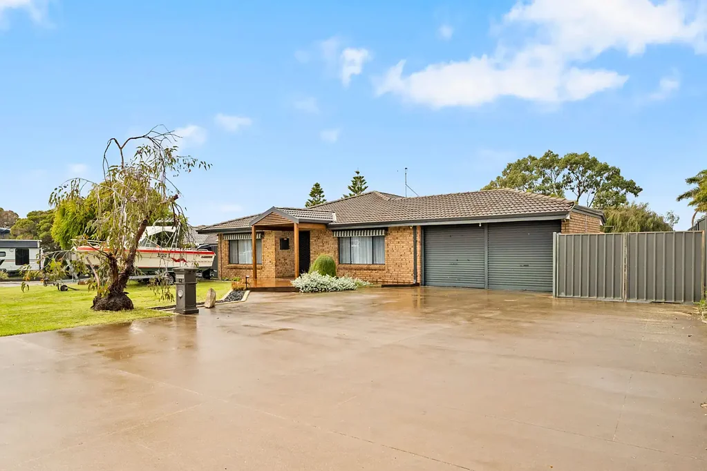 Halls Head 4 Bedroom Under offer.