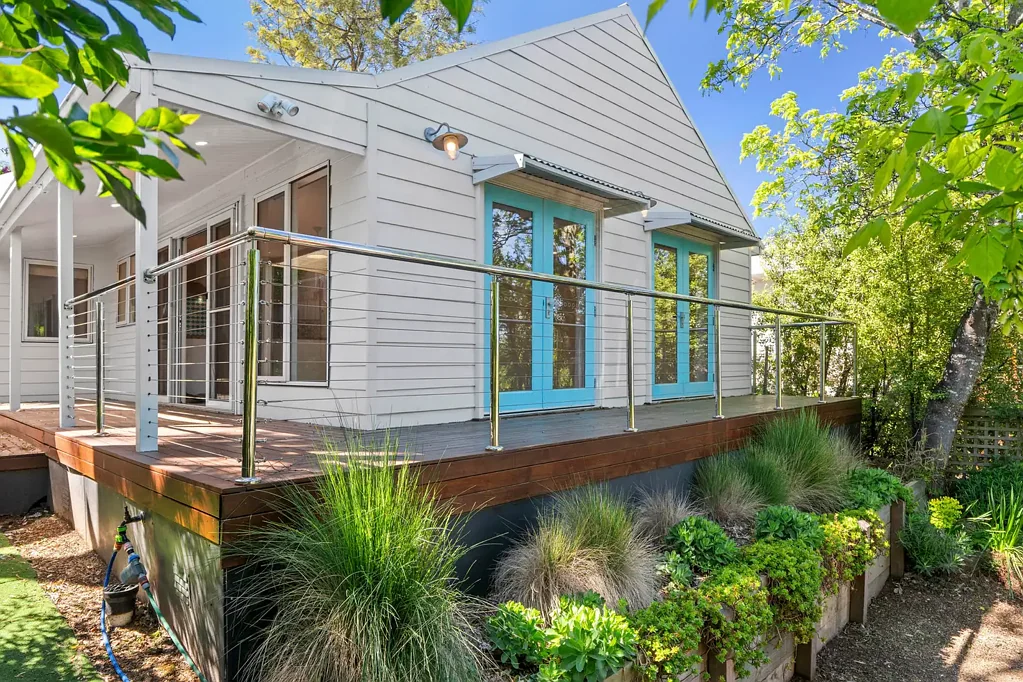 Charming Cottage Centrally located