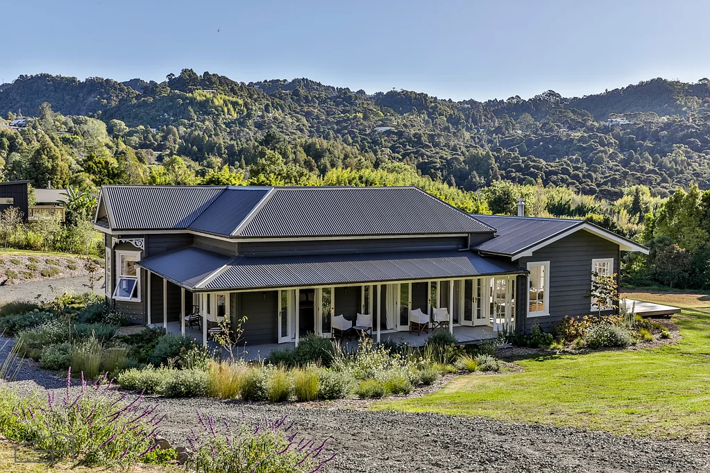 813 West Coast Road, Oratia, Waitakere City, Auckland