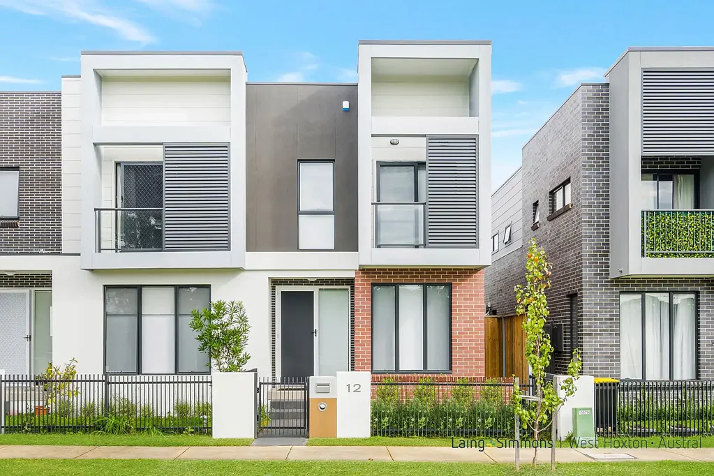 Austral 3 Bedroom Luxurious Three Bedroom Terrace Home!