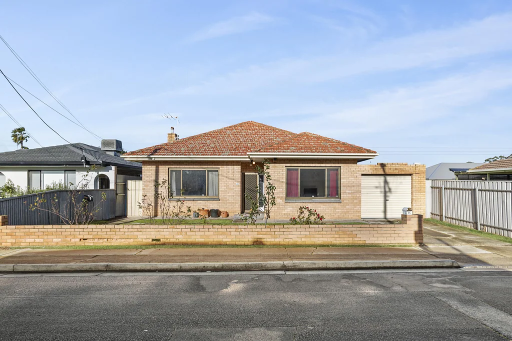 Queenstown 3房  Potential to Update, Renovate or Develop