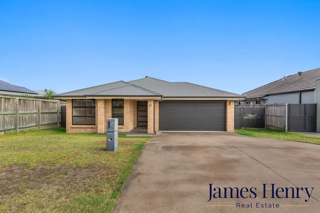 Chisholm 4房  🏡 Modern Family Living with Space, Style & Comfort – 11 Pondsitter Street, Chisholm 🏡