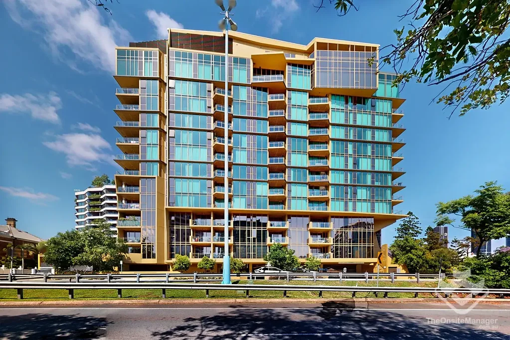 Contemporary One-Bedroom Apartment with Rooftop Resort Facilities and Secure Parking