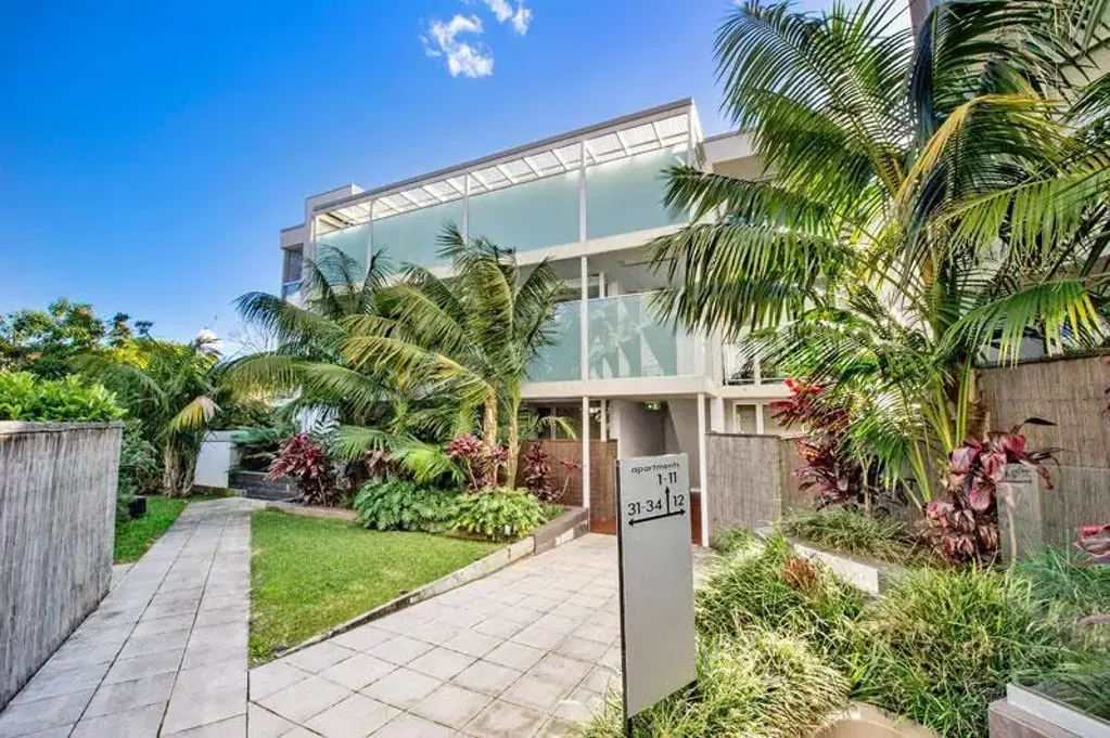 Contemporary Living in Landscaped Garden Complex near Bondi Beaches
