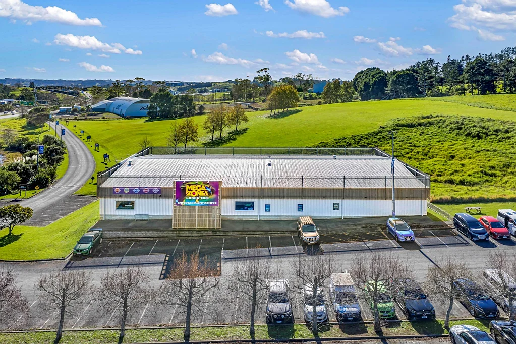 Silverdale GAME CHANGER: RARE LEASING OPPORTUNITY