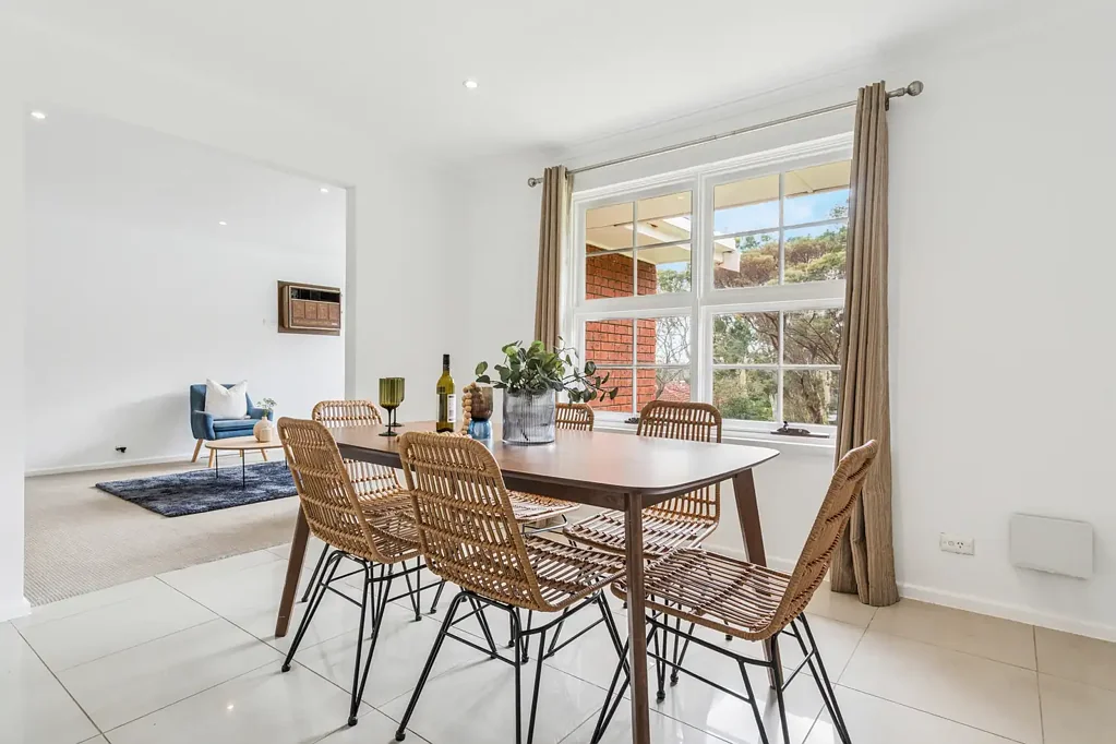 Athelstone 3ਬੈੱਡਰੂਮ SPACIOUS FAMILY HOME~ WITH RESERVE VIEW!