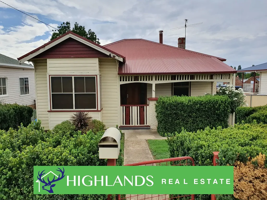 WALKING DISTANCE TO TOWN