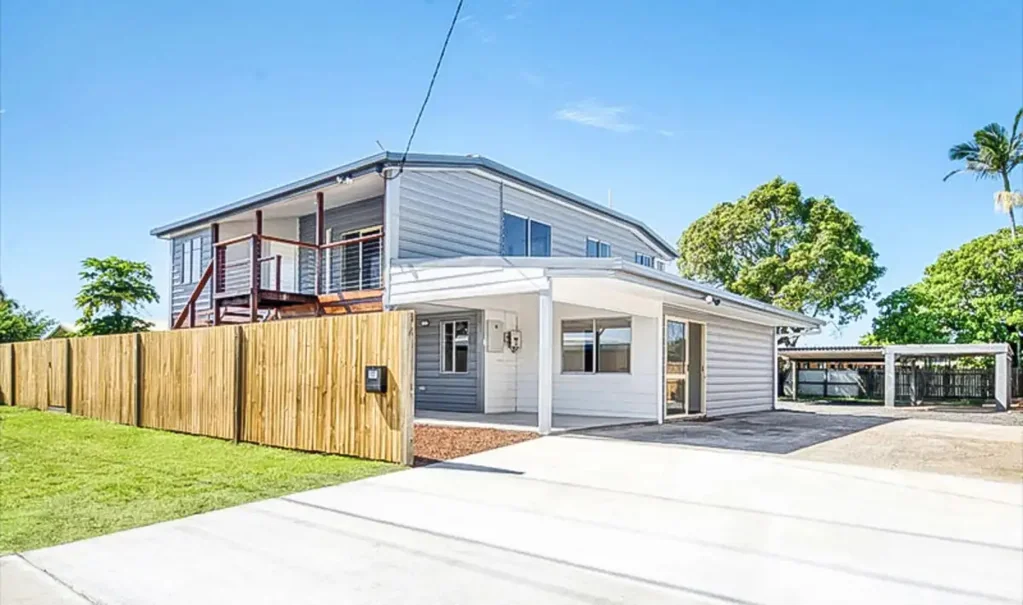 South Mackay 6房  Expansive Family Home with room for everyone – 6 Bedrooms + 1 Study on 923m² Block!