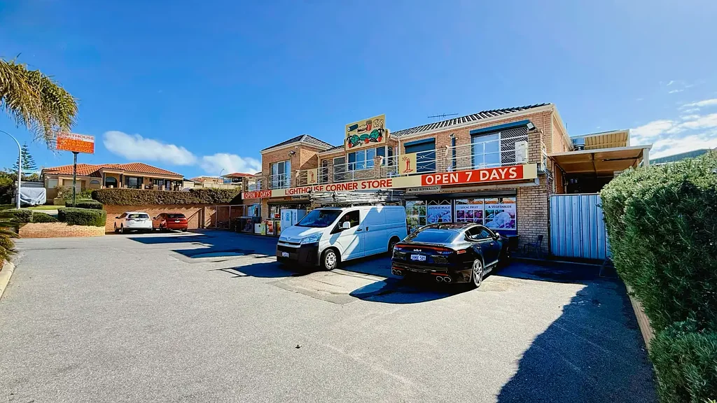 Coogee 4房  LIVE, WORK & INVEST - A RARE FREEHOLD OPPORTUNITY NEAR COOGEE BEACH