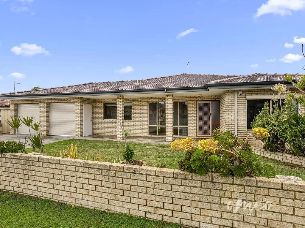 Lake Coogee 4 Slaapkamer Spacious Family Living in the Heart of Lake Coogee