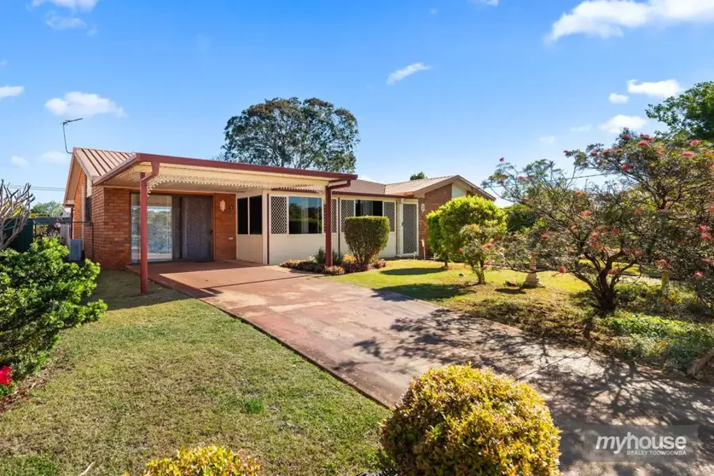52 Paull Street, Wilsonton, QLD 4350