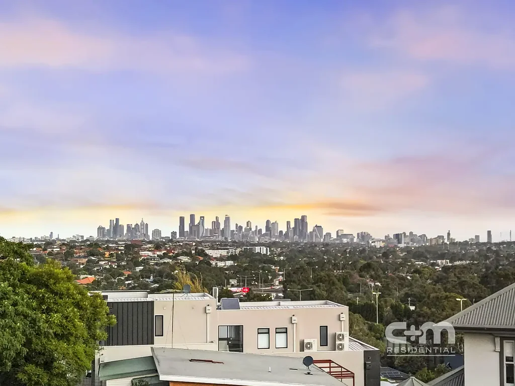 Pascoe Vale South 3 Bedroom ELEGANT & EFFORTLESS WITH A VIEW!