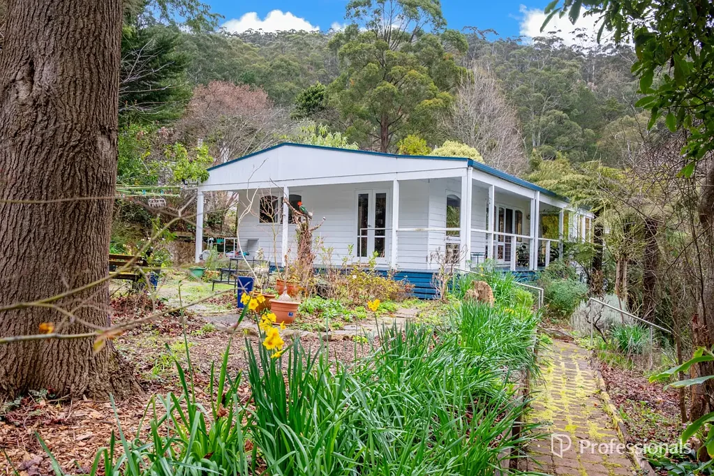 24 Pheasant Parade, Warburton, VIC 3799