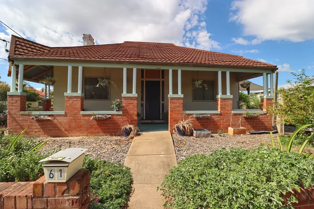 Cowra 3房  Home with Character in Prime location.