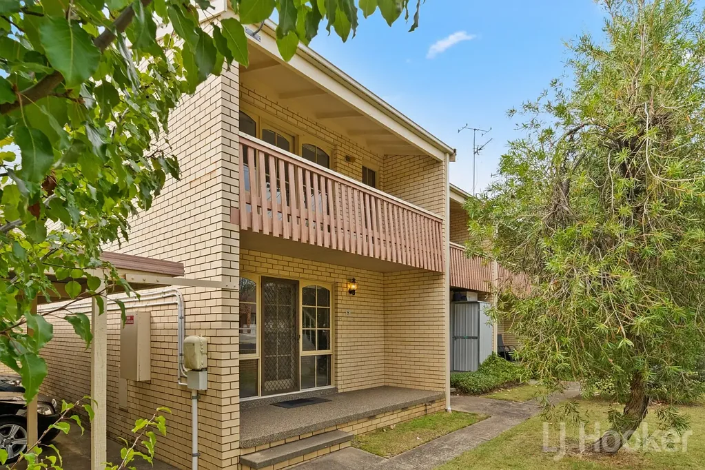 8/16 Broughton Place, Queanbeyan, NSW 2620