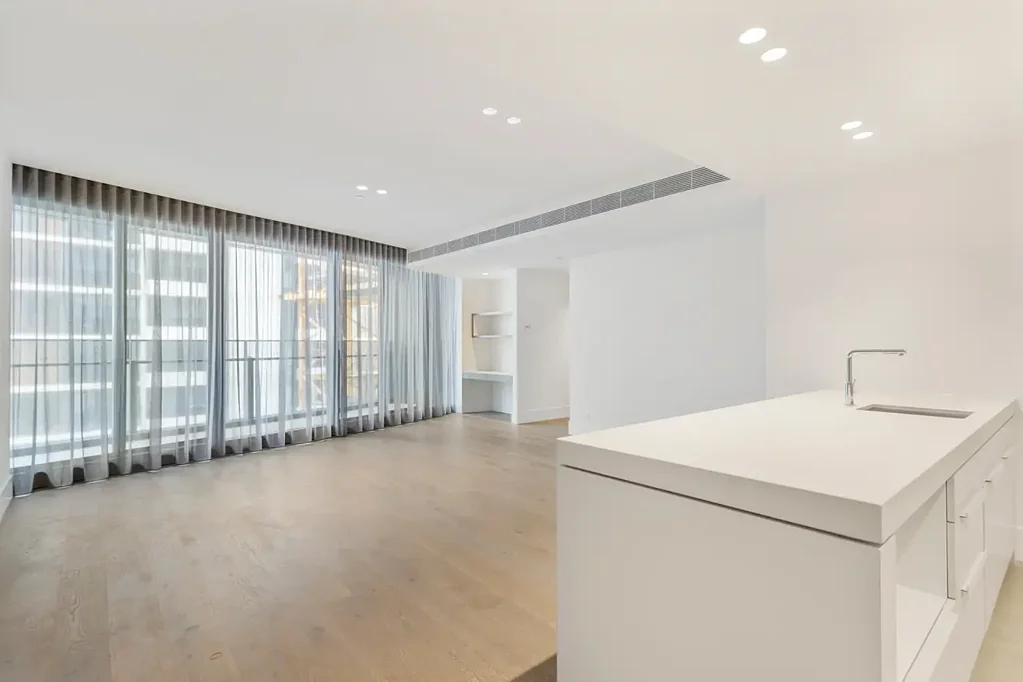 South Yarra 2침실 Impressive Apartment with Two Bedrooms, Two Bathrooms, Study Nook & Sweeping South Yarra Views