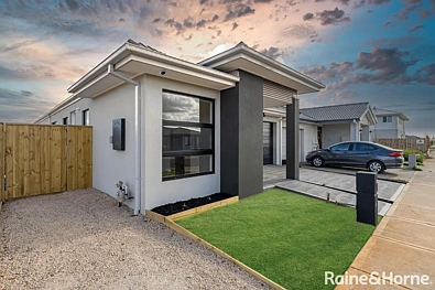 29 Mistletoe Drive, Strathtulloh, VIC 3338, 3 Bedrooms, 3 Bathrooms, House