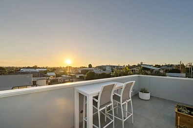 Woody Point 5房 优质海湾生活，宽敞、时尚且灵活 Dual Living, Premium Bayside Living with Space, Style and Flexibility