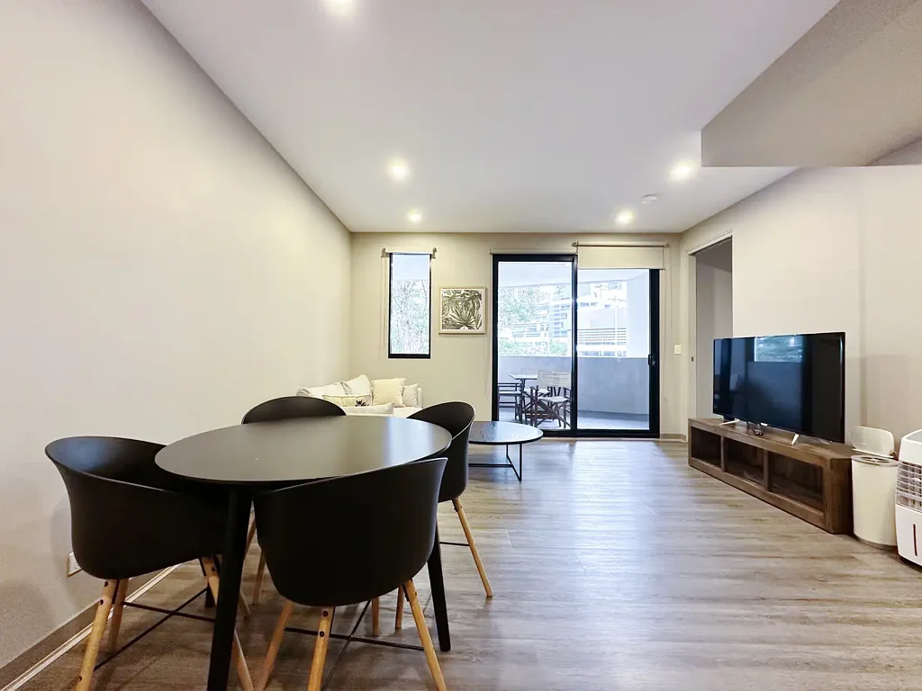 Stunning Apartment in Heart of Green Square