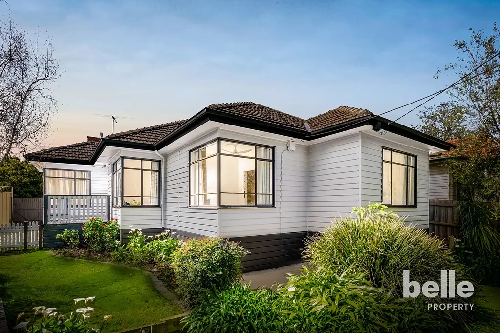 Box Hill North 3બેડરૂમ Elevated Family Living in the Heart of Box Hill North