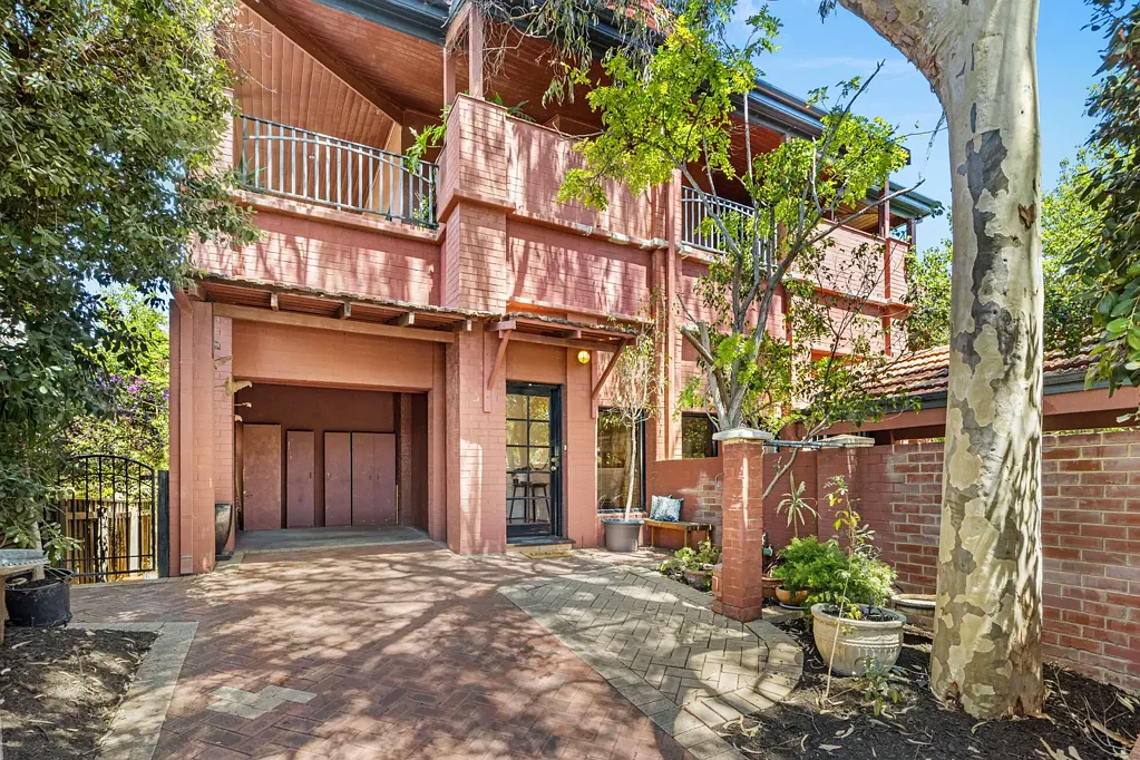 Mosman Park 3 Bedroom UNDER OFFER BY OLIVIA PORTEOUS