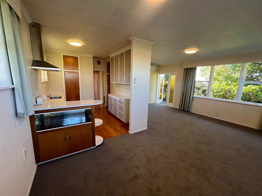 Great Views & Brand New Carpet!