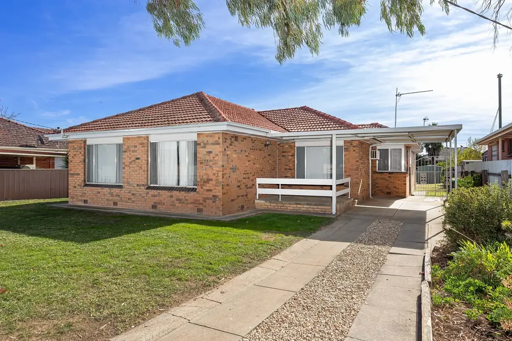 31 Bruce Street, Tolland, NSW 2650