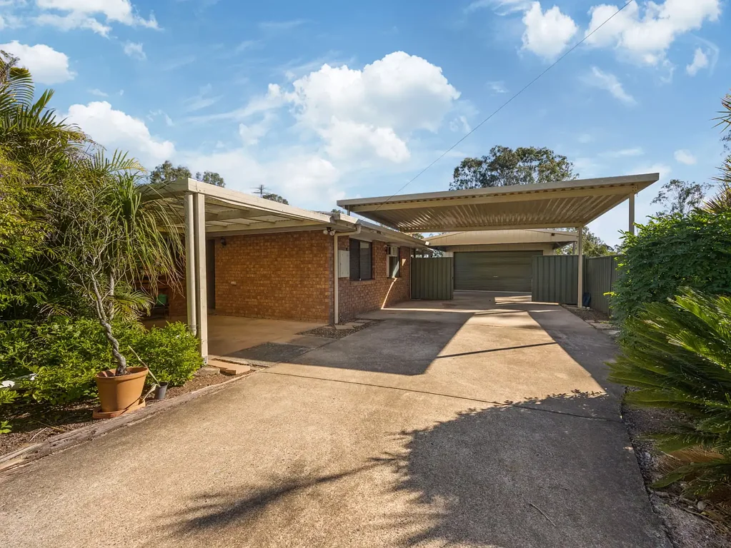 Willowbank 3ห้องนอน Rare Willowbank Opportunity! Massive Shedding, Vehicle Side Access on a 1028m² Block!