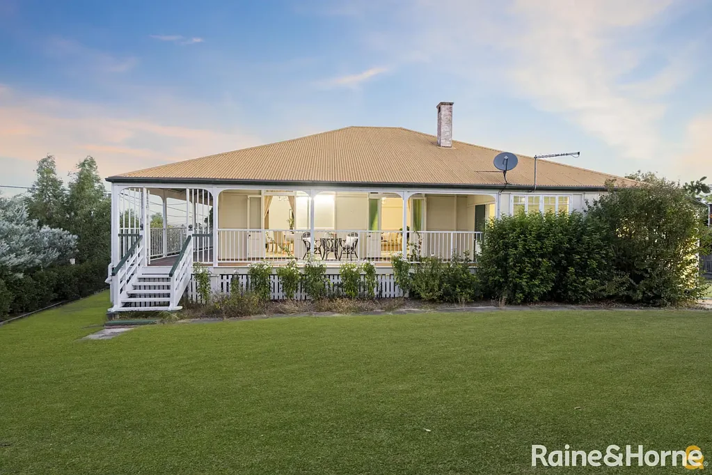 Manly 4 Bedroom Iconic Manly Hill Queenslander with Uninterrupted Bay Views & Rare 40m Frontage