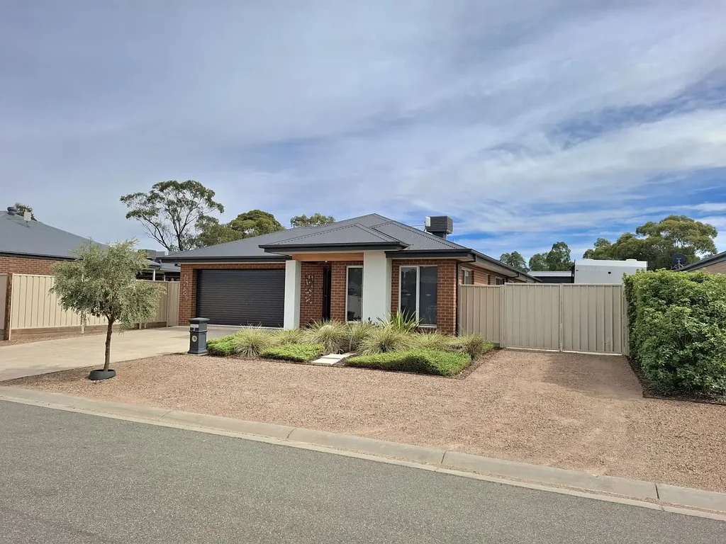 2 Dunvegan Terrace, Strathfieldsaye, VIC 3551