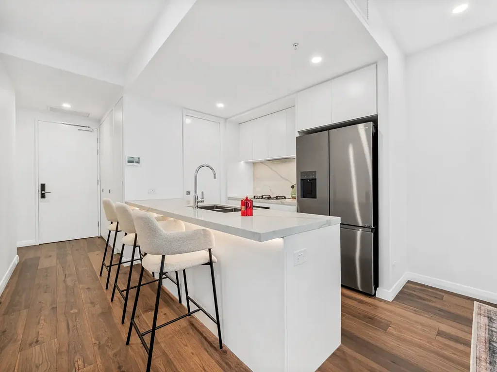 South Brisbane 2 Slaapkamer Near-New Furnished Residence with River Views in Croft & Cremorne!