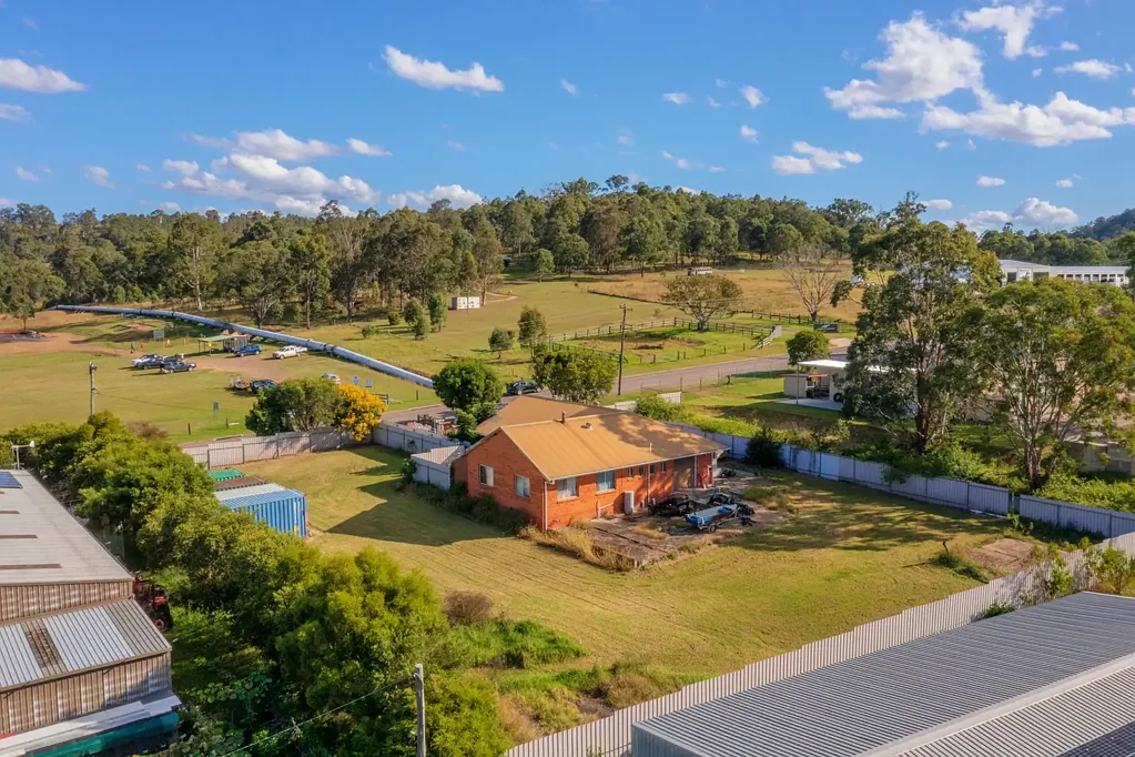 Dungog 2Zimmer Industrial Workshop and Residence with DA Approval for Expansion