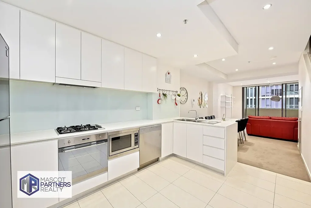 Fully Furnished Split-Level Apartment with Double Parking