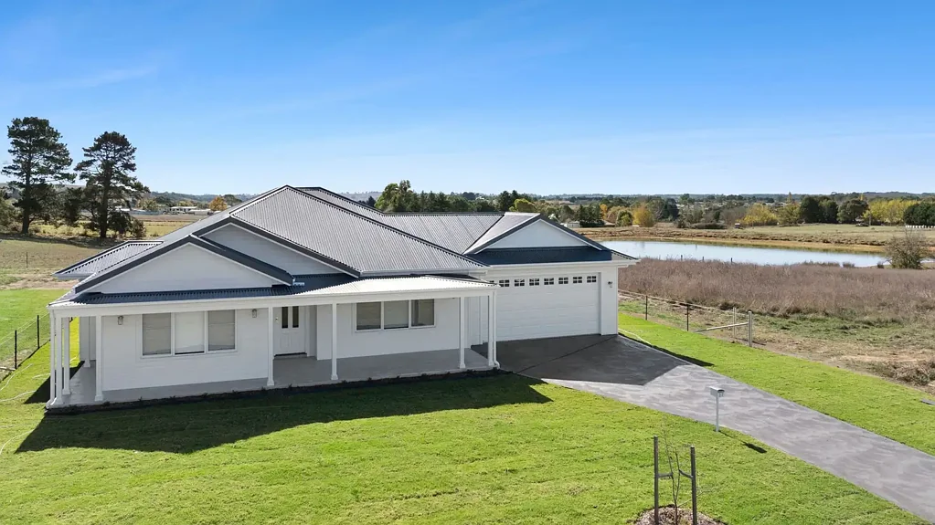 Crookwell 4Moenga Fresh, Functional & Finished - with a Shed