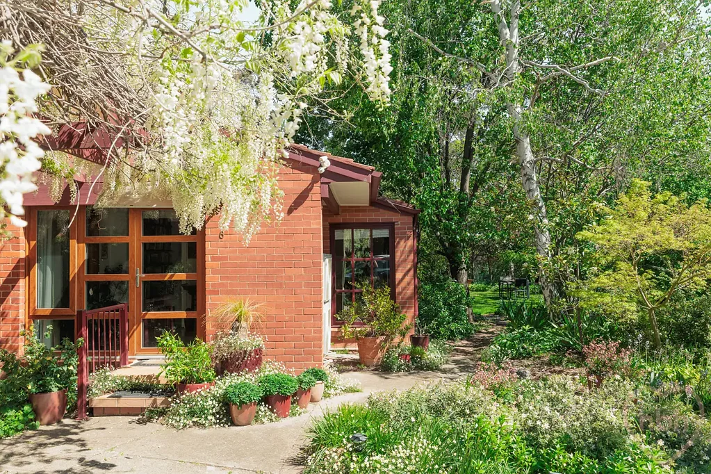 6 Fox Place, Lyneham, ACT 2602