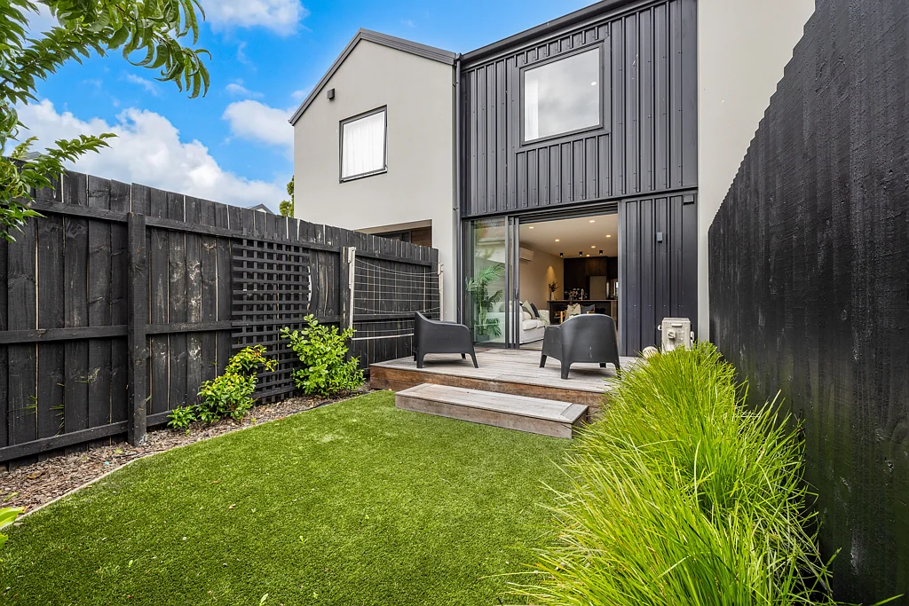 Saint Albans 2 Bedroom Sophisticated Urban Living