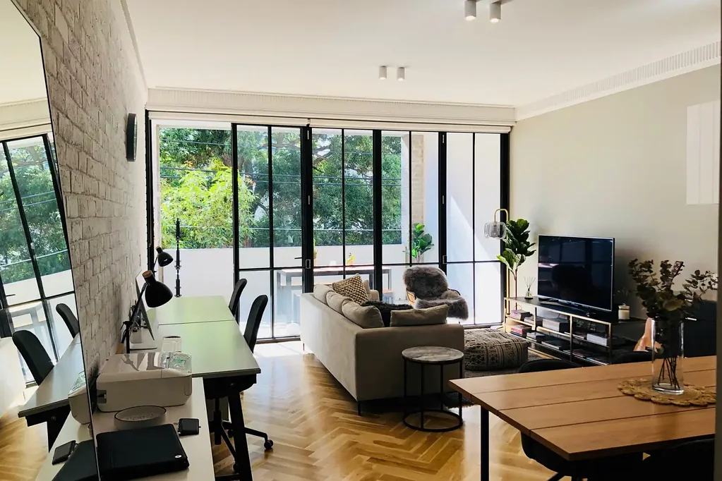 North Facing Luxury Apartment In Convenient Location - 17 Danks
