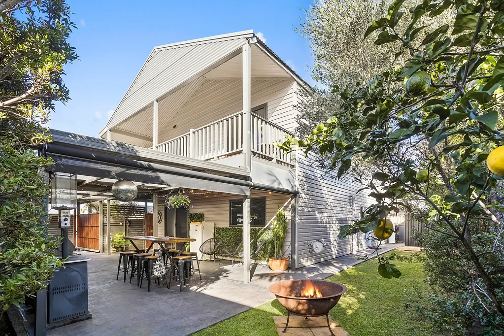 East Corrimal 5غرفة نوم Coastal classic charm