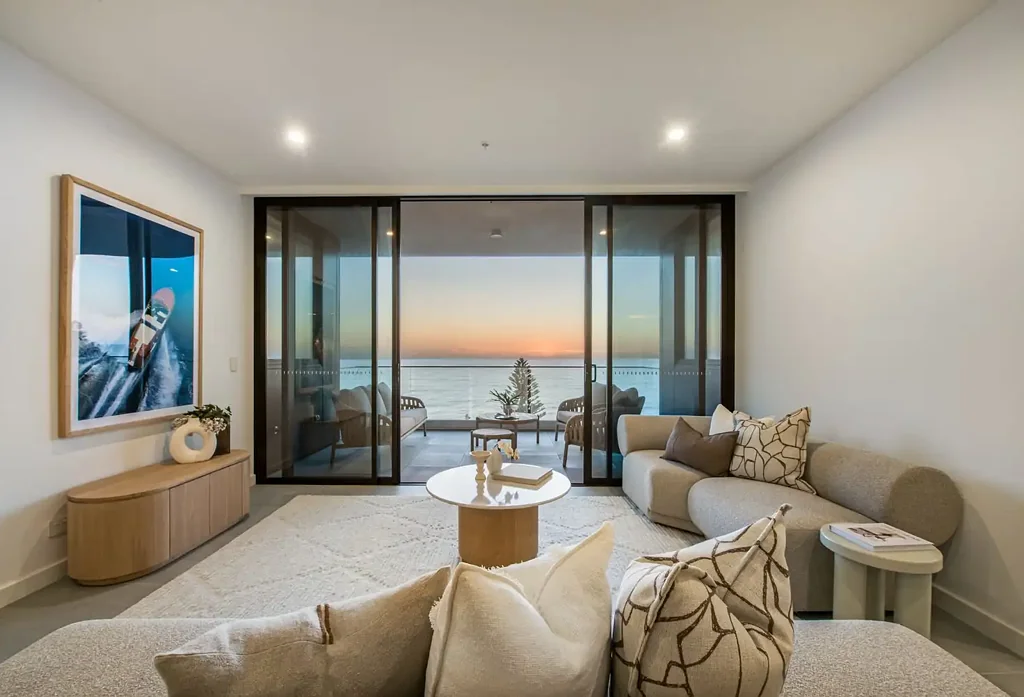 The Entrance 2房  GLASS – Tax Incentives by the Sea