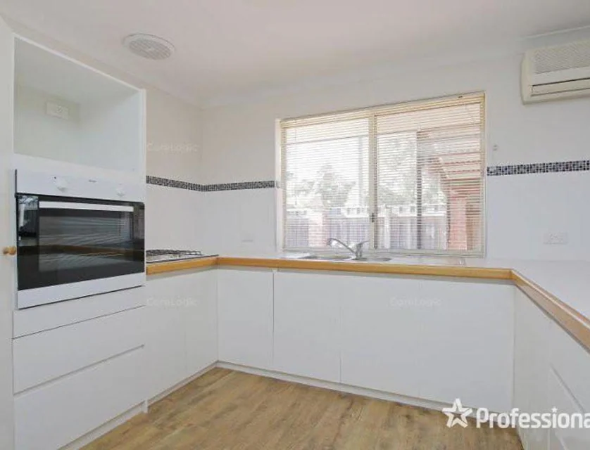 2/232 Hale Road, Forrestfield, WA 6058, 3 침실, 1 욕실, House