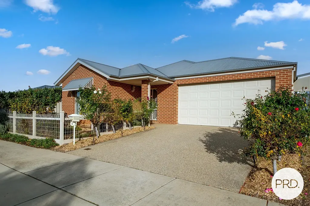 Shepparton 4ห้องนอน Stunning Family Home with Exceptional in Prime GolfÃÆ'¢€'Side Location
