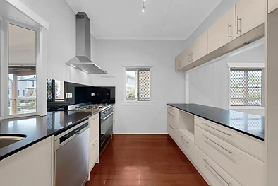 2 MacDonnell Road, Margate, QLD 4019, 5 slaapkamers, 2 badkamers, House