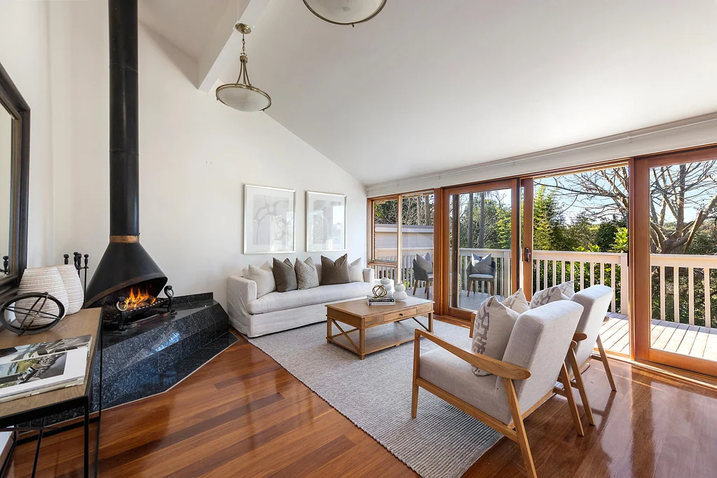 St Ives 4房 建筑师设计，私密宁静的家庭娱乐居所 Architecturally designed family entertainer in a private and peaceful setting