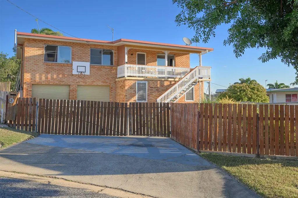 Kin Kora 4Phòng ngủ Versatile Dual-Level Home with Exceptional Space & Lifestyle