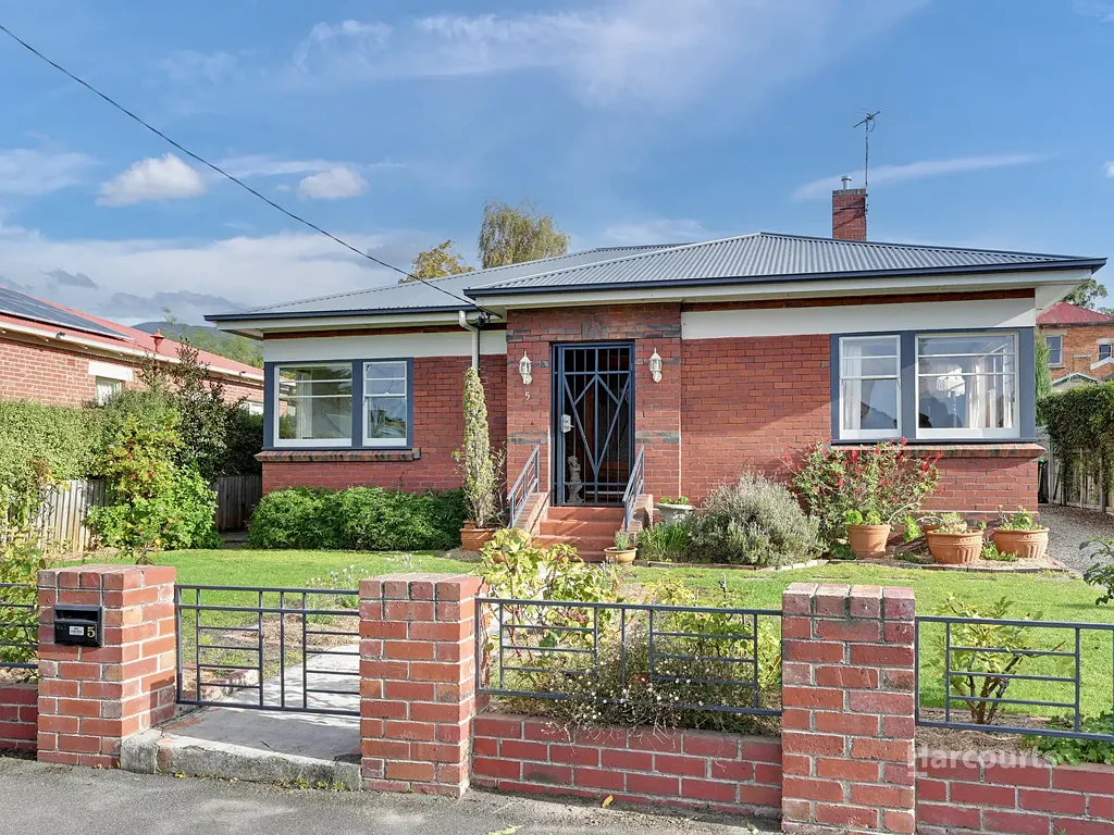 Sandy Bay 3房  Versatile living in an unbeatable Sandy Bay location