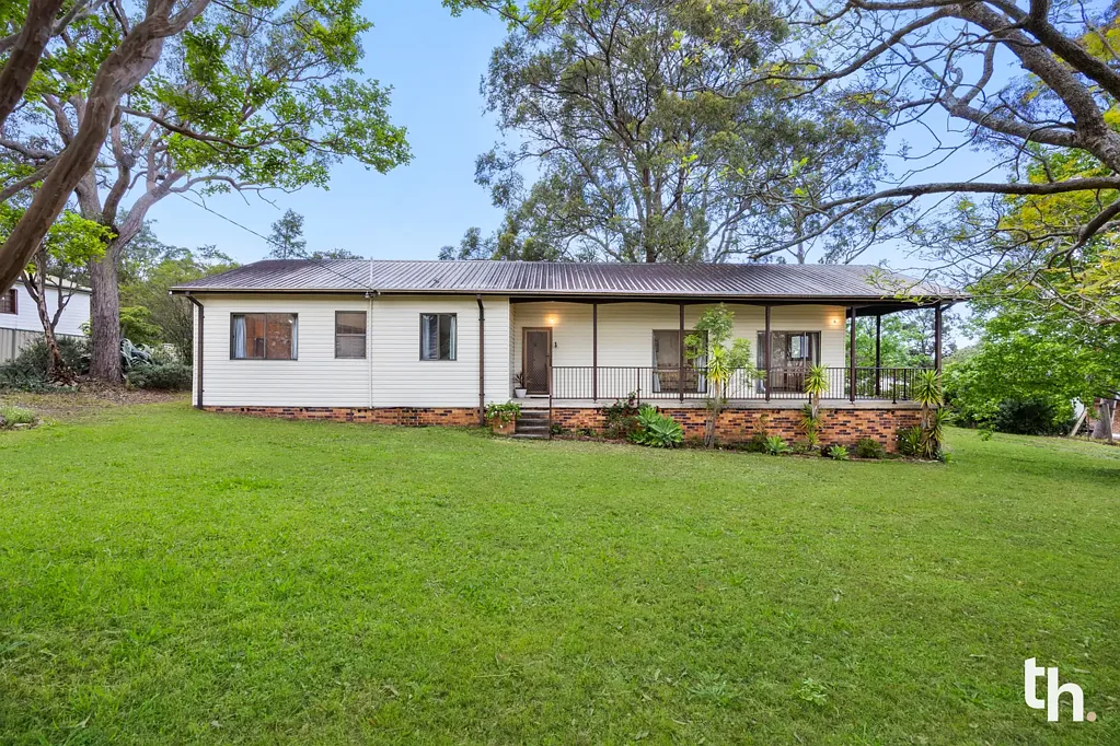 Cameron Park 3房  Original Home, Dual Street Access and a World of Possibility